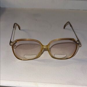 50s iconic Wayfarer style introduced browline glasses with thick upper frames